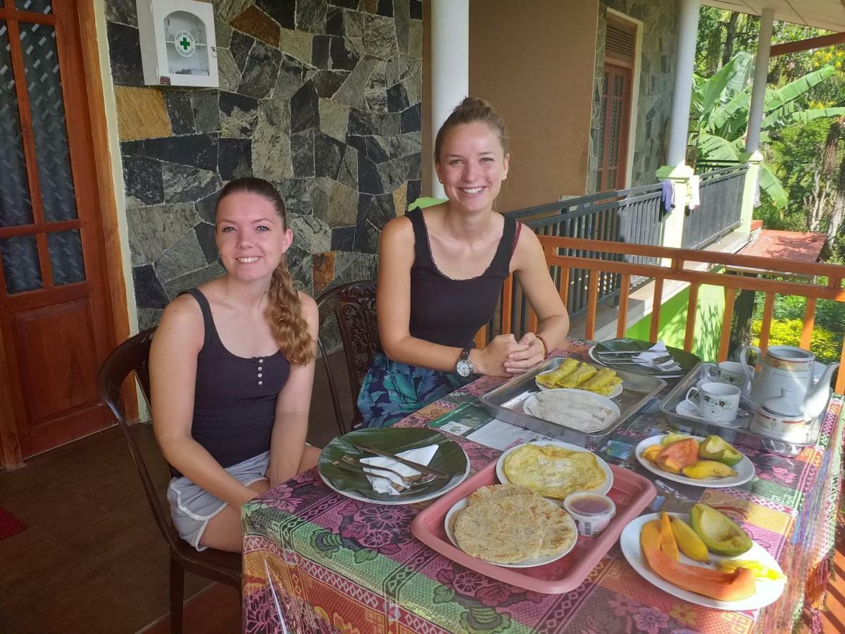 Serene Homestay Ella Bagian luar foto